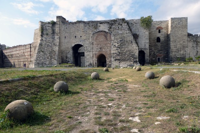 25.10.12 Istanbul-11 Golden Gate